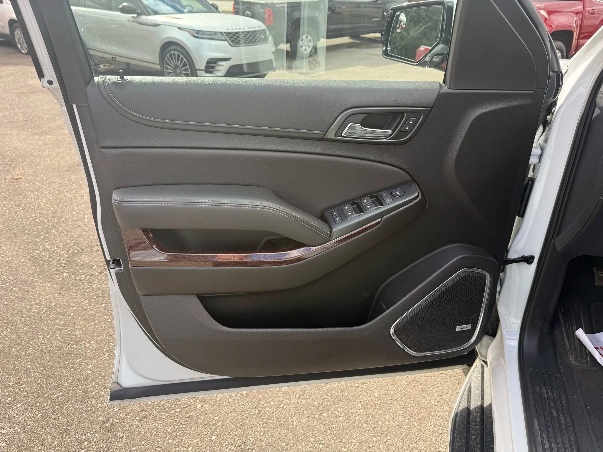 Used 2019 GMC Yukon SLE w/ SLE Value Package image 18