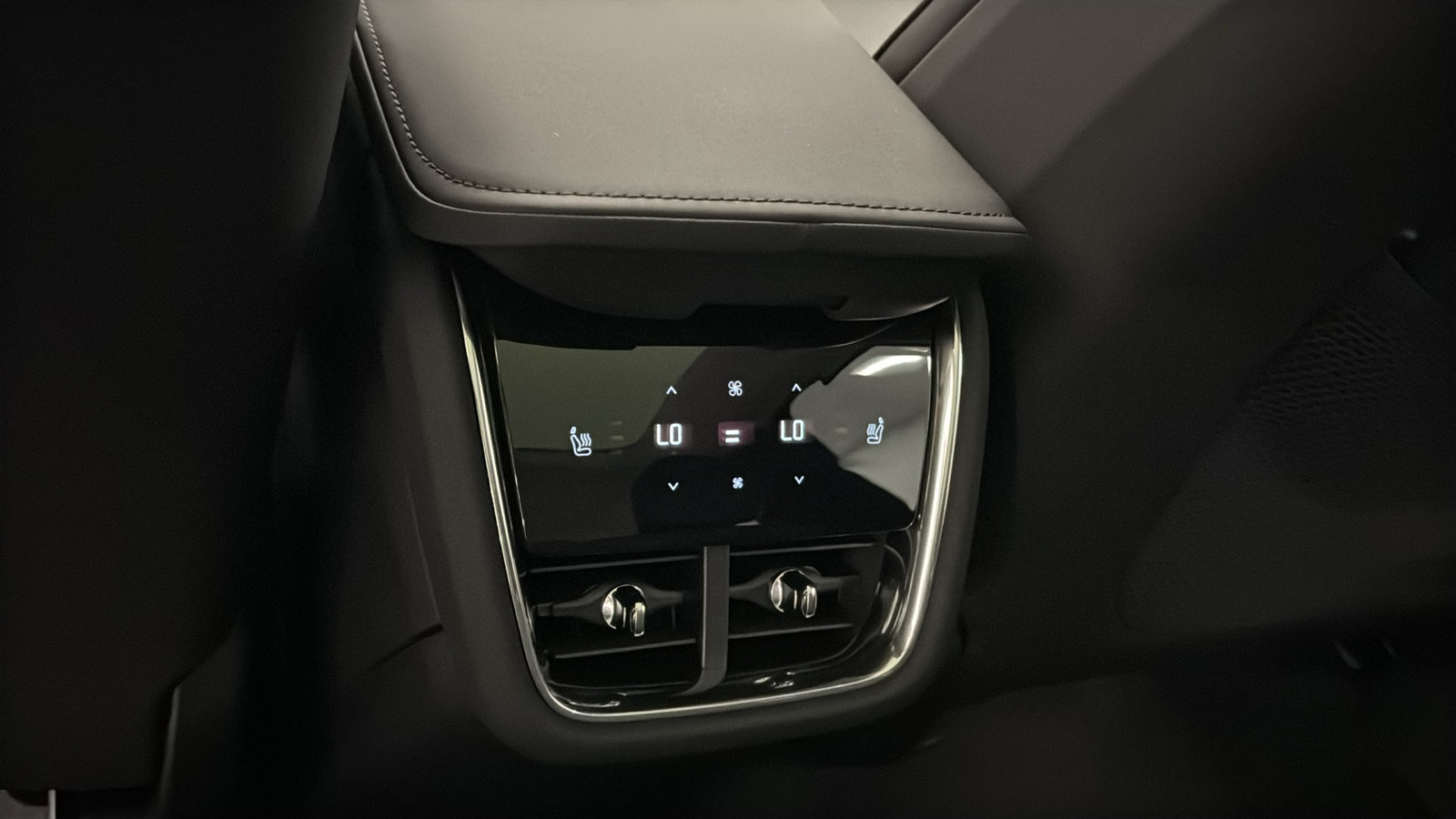 New 2026 Volvo EX90 Ultra AWD/4WD image 28