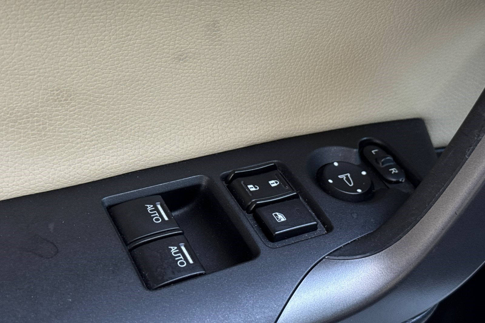 Used 2016 Honda Accord Touring image 13