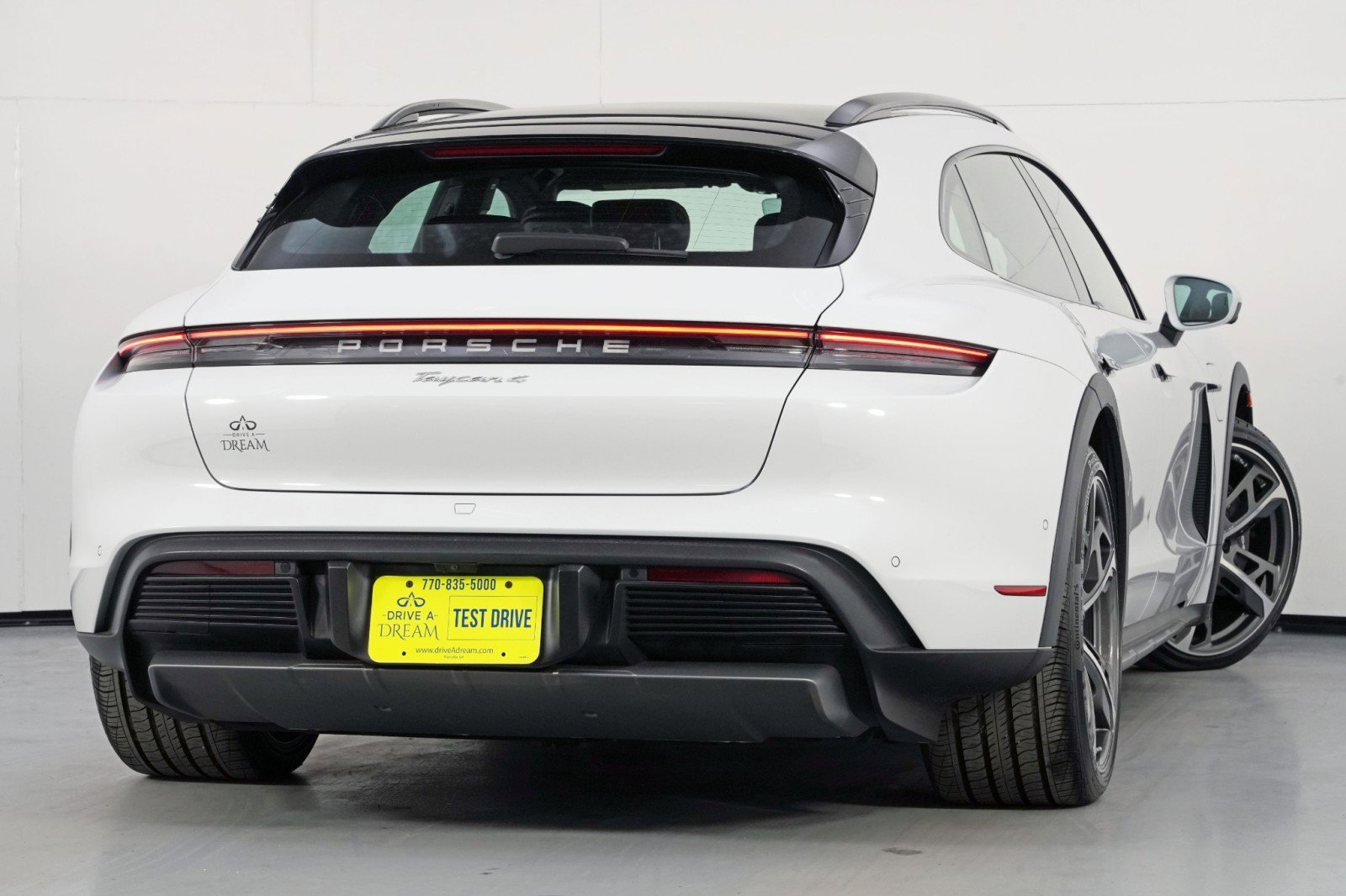 Used 2021 Porsche Taycan 4 Cross Turismo w/ Premium Package image 5