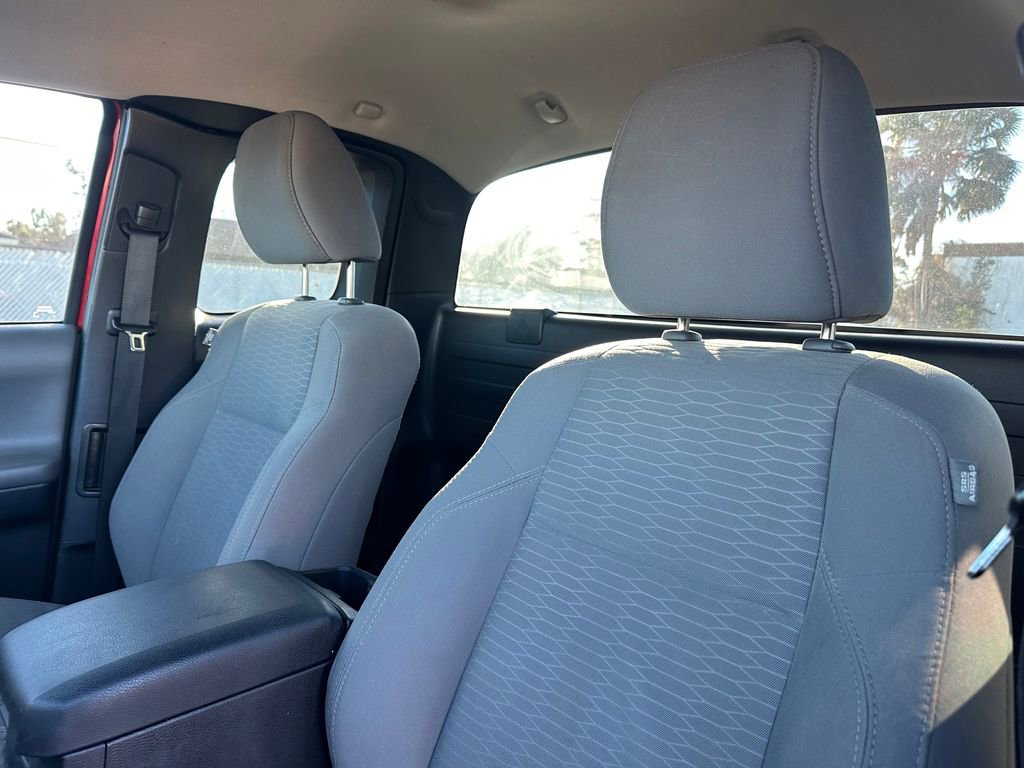 Used 2017 Toyota Tacoma SR image 11