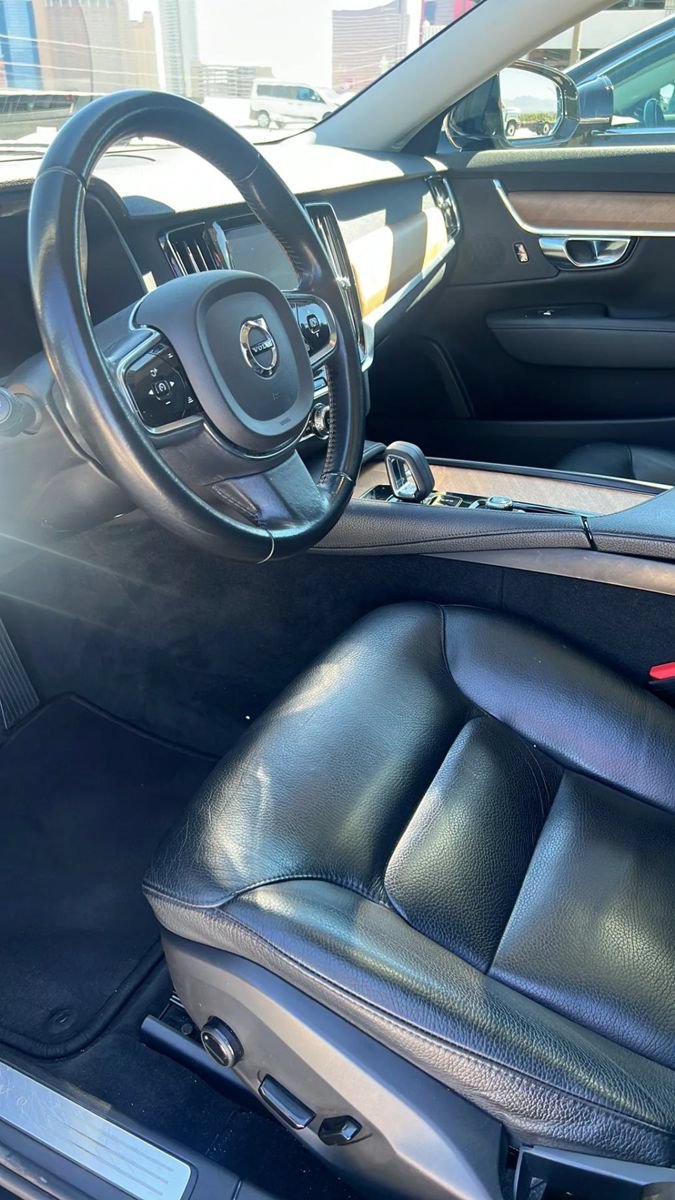 Used 2022 Volvo S90 B6 Momentum AWD/4WD image 4