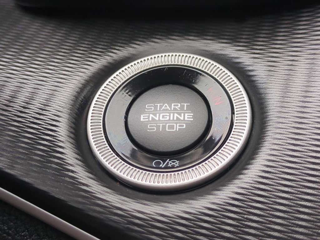 Used 2023 Jeep Grand Cherokee Laredo X image 29