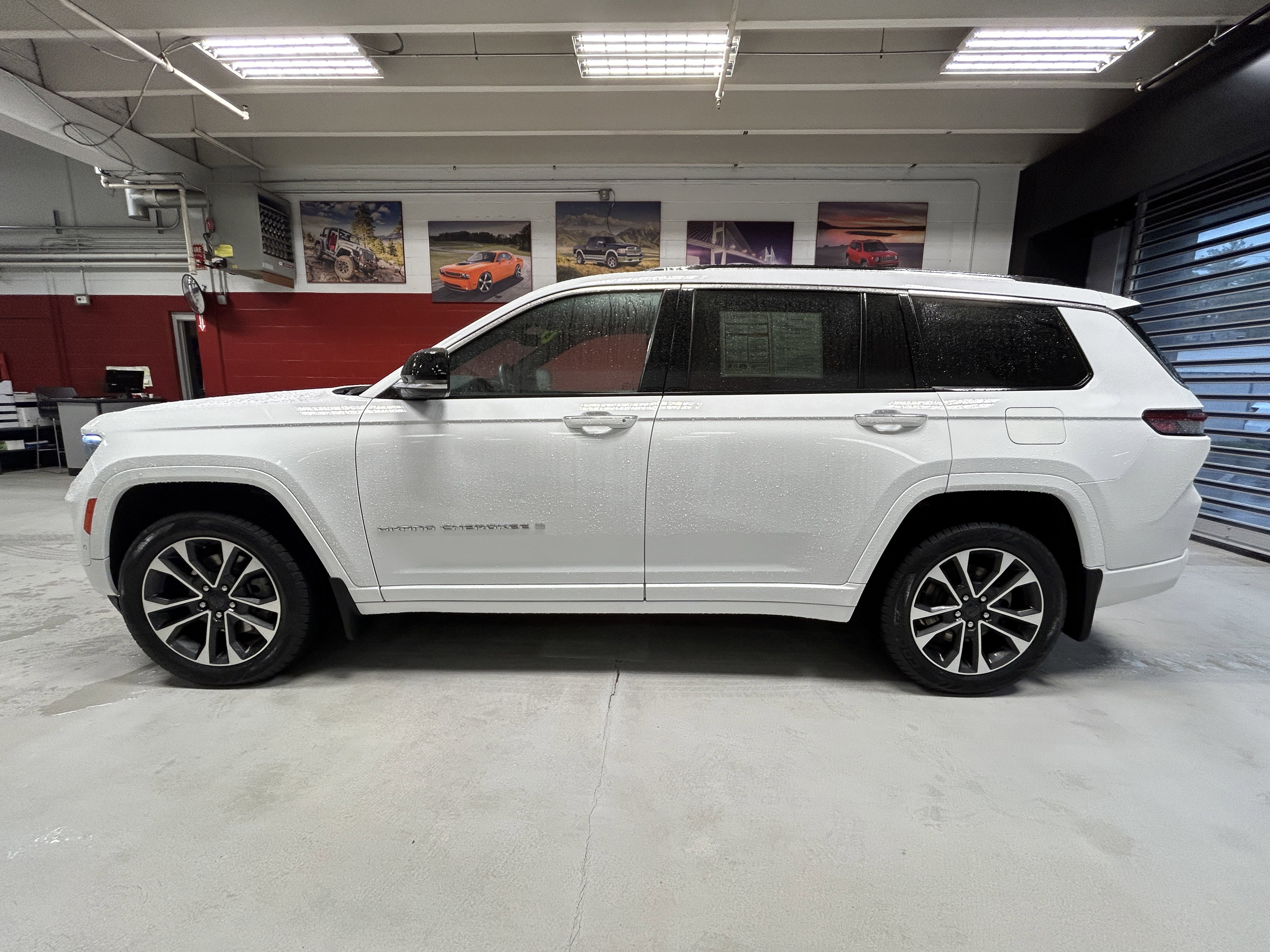 Certified 2022 Jeep Grand Cherokee L Overland w/ MOPAR Finishing Package AWD/4WD image 2