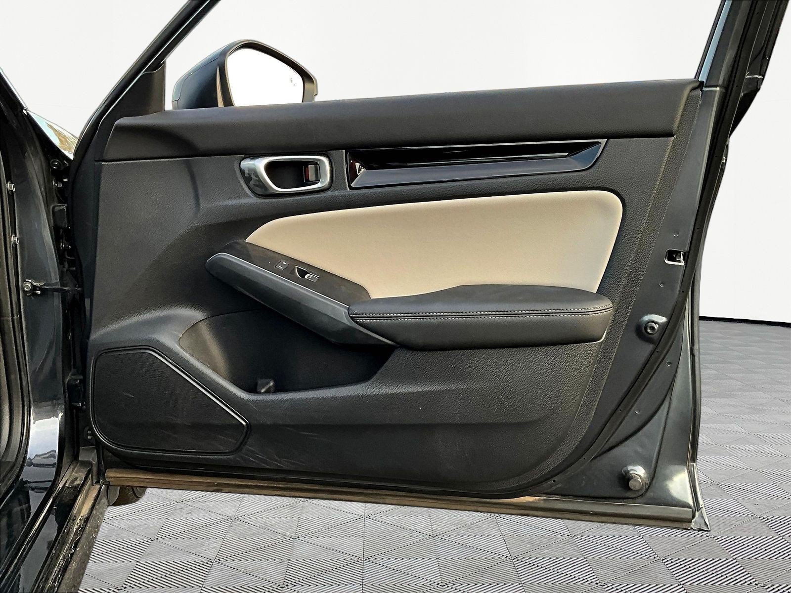 Used 2022 Honda Civic Touring image 28