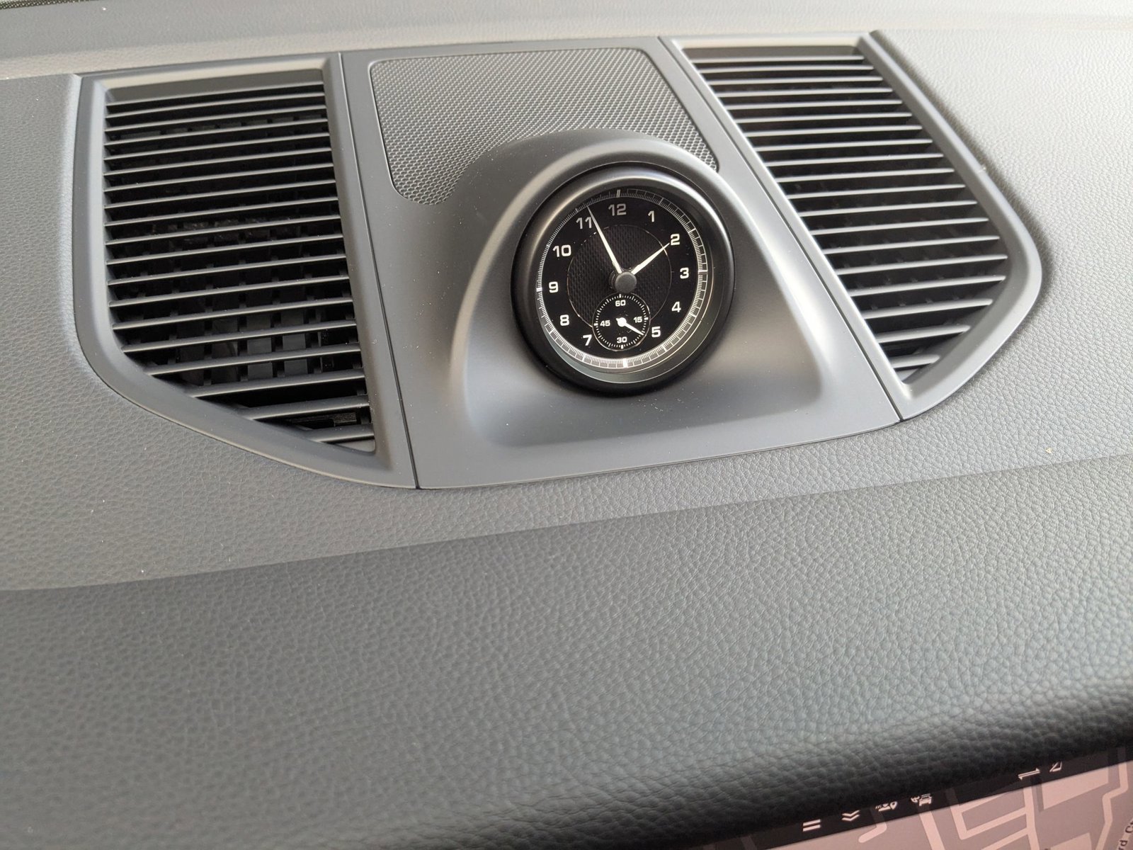 Used 2026 Porsche Macan image 21