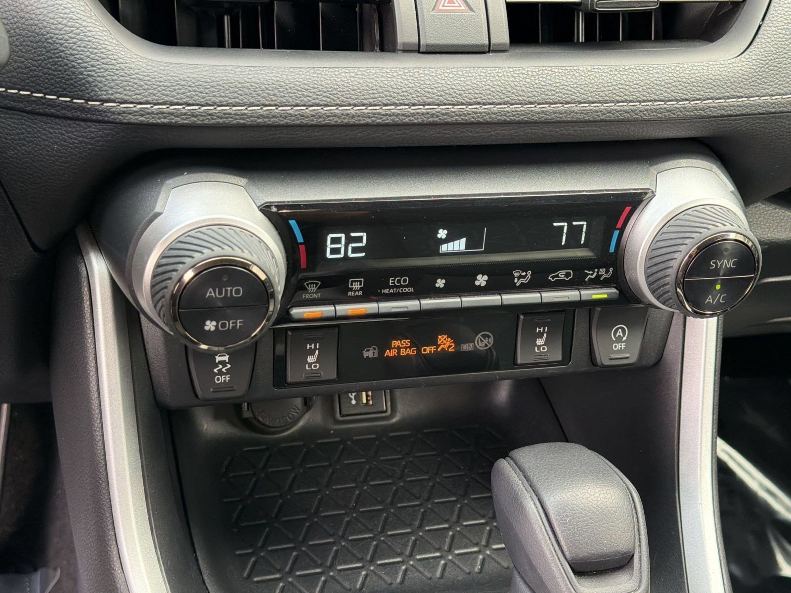 Used 2024 Toyota RAV4 XLE w/ Weather Package AWD/4WD image 19