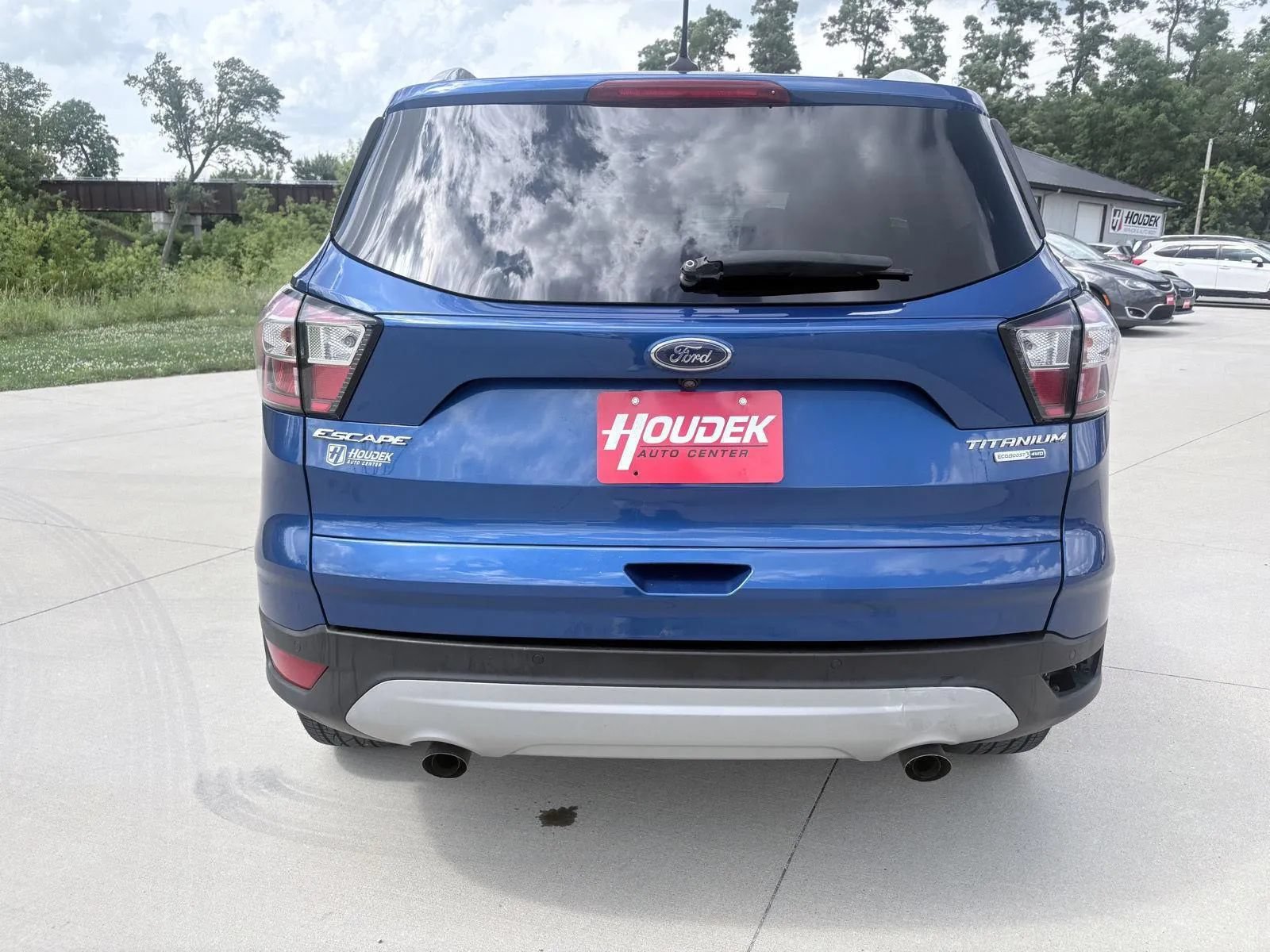 Used 2018 Ford Escape Titanium w/ Ford Safe & Smart Package AWD/4WD image 5