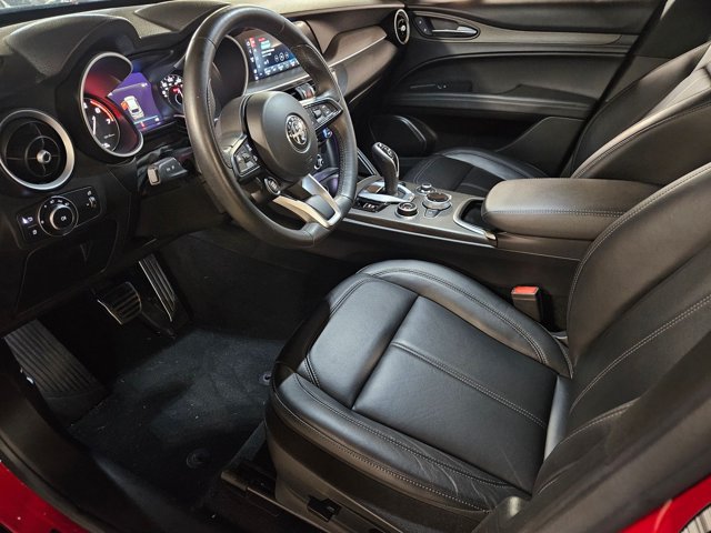 Used 2022 Alfa Romeo Stelvio Ti AWD/4WD image 9