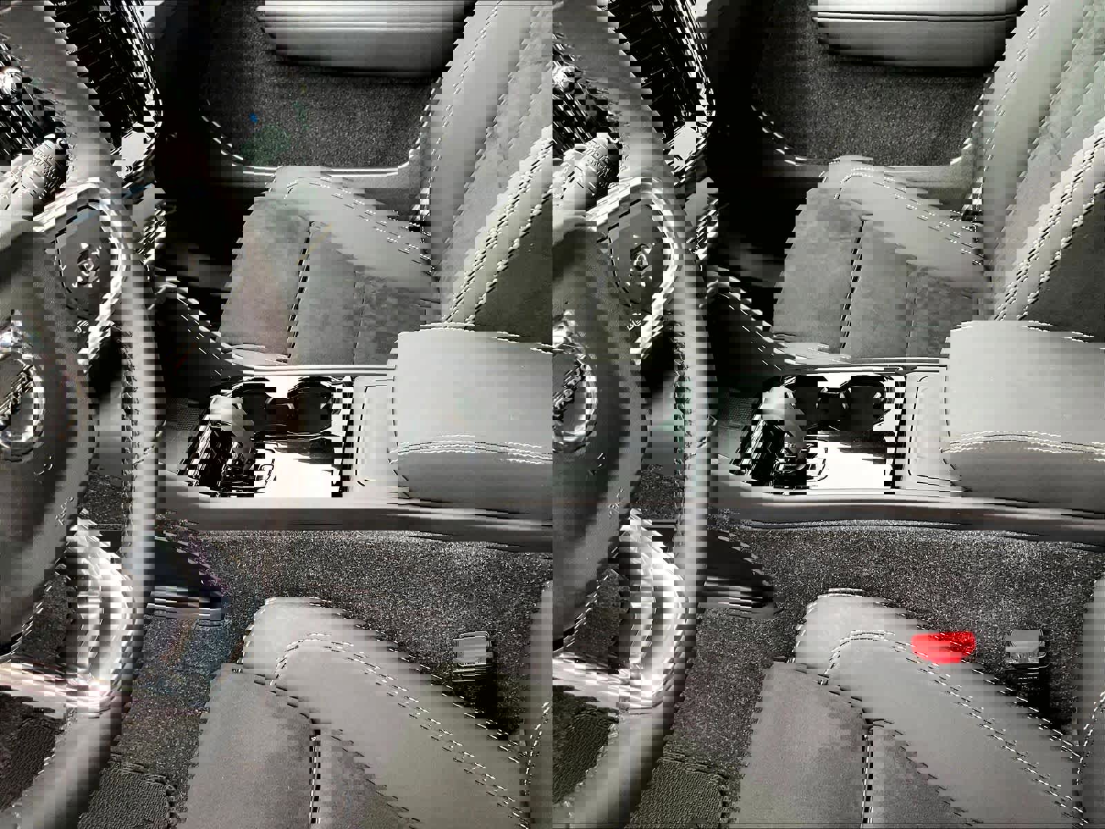 Used 2023 Volvo XC40 Recharge Ultimate AWD/4WD image 19