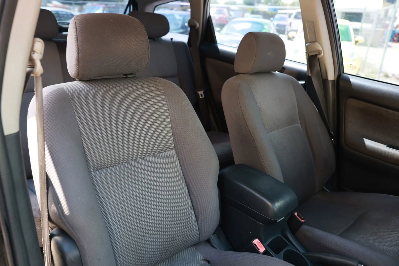 Used 2003 Toyota Matrix XR FWD image 19