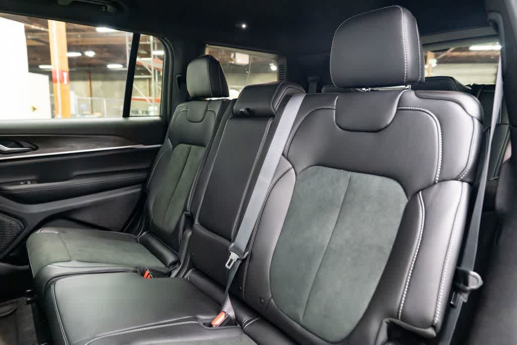 New 2026 Jeep Grand Cherokee L 4WD image 27