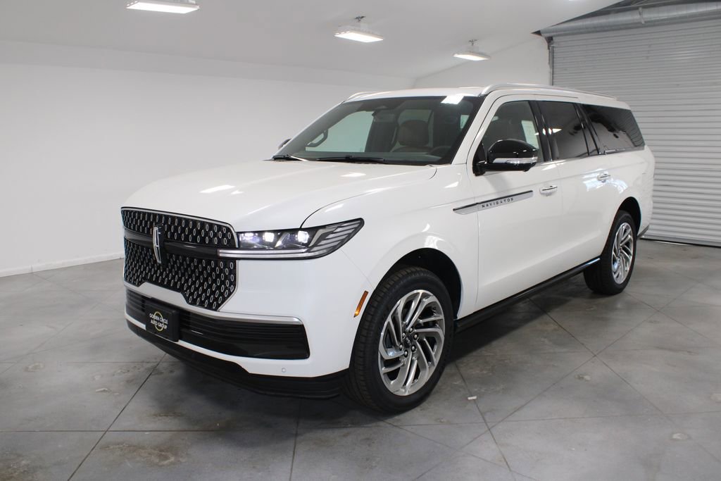 New 2026 Lincoln Navigator L Reserve image 3