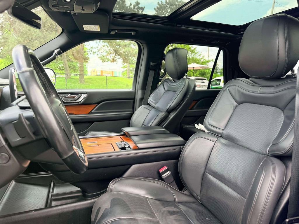 Used 2019 Lincoln Navigator L Select AWD/4WD image 18