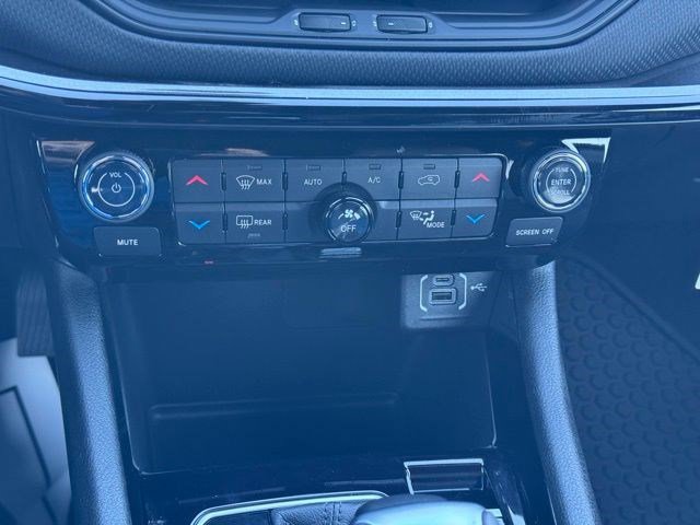 New 2026 Jeep Compass Latitude AWD/4WD image 21