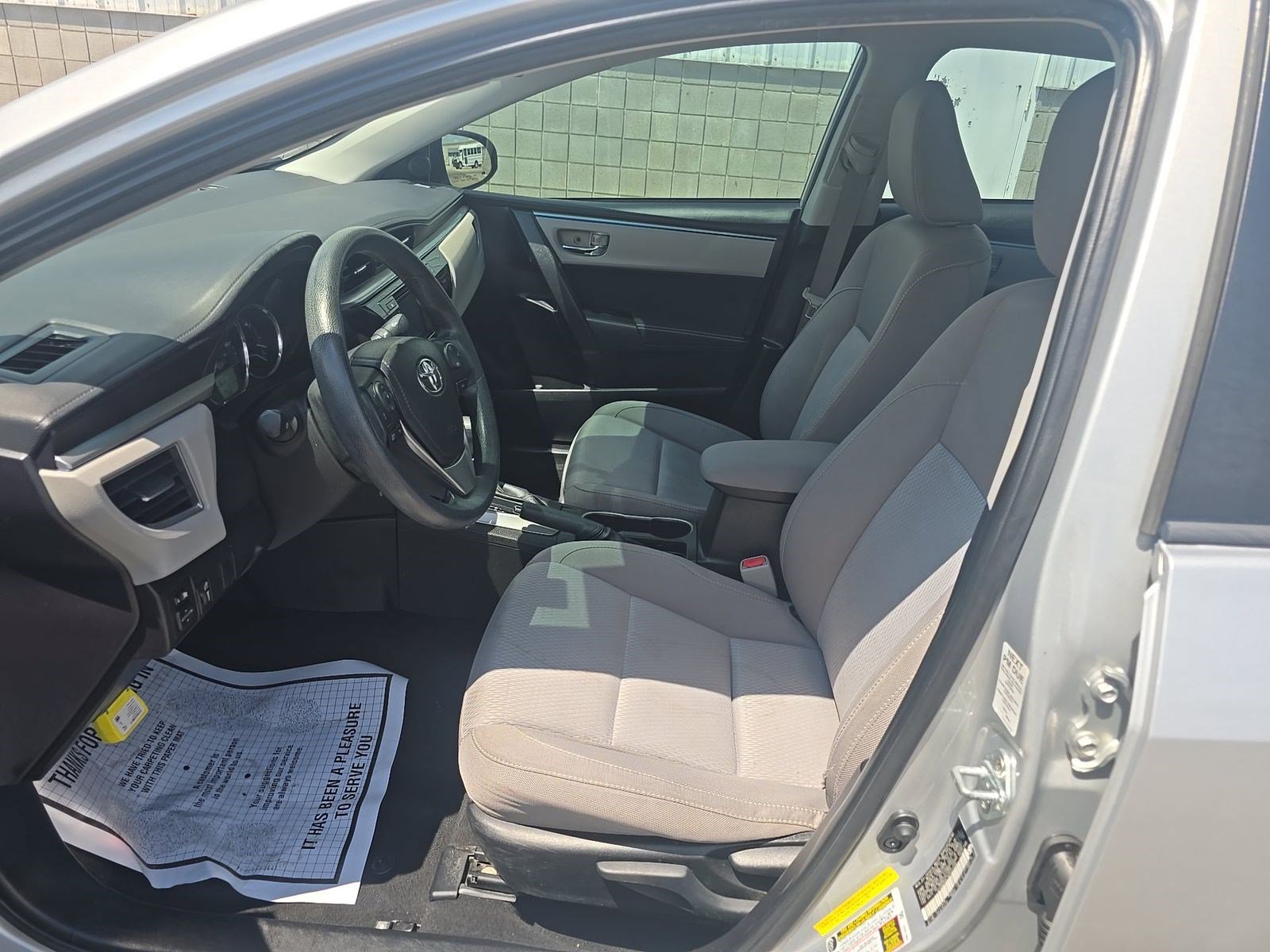 Used 2016 Toyota Corolla LE FWD image 7