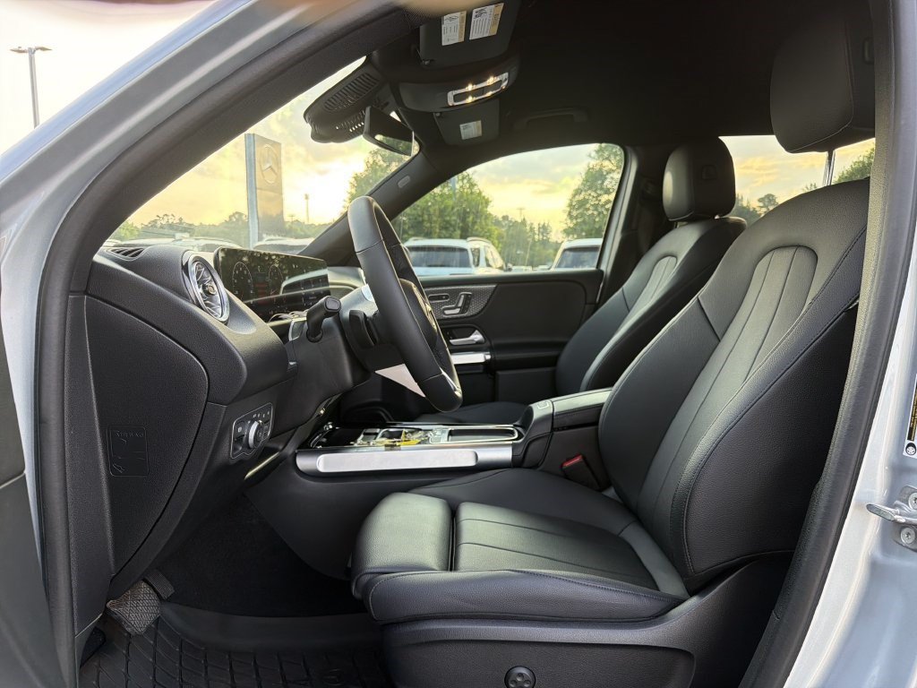 Certified 2025 Mercedes-Benz GLB 250 image 12