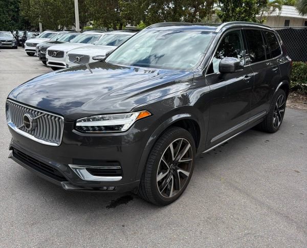 Used 2023 Volvo XC90 B5 Plus image 1