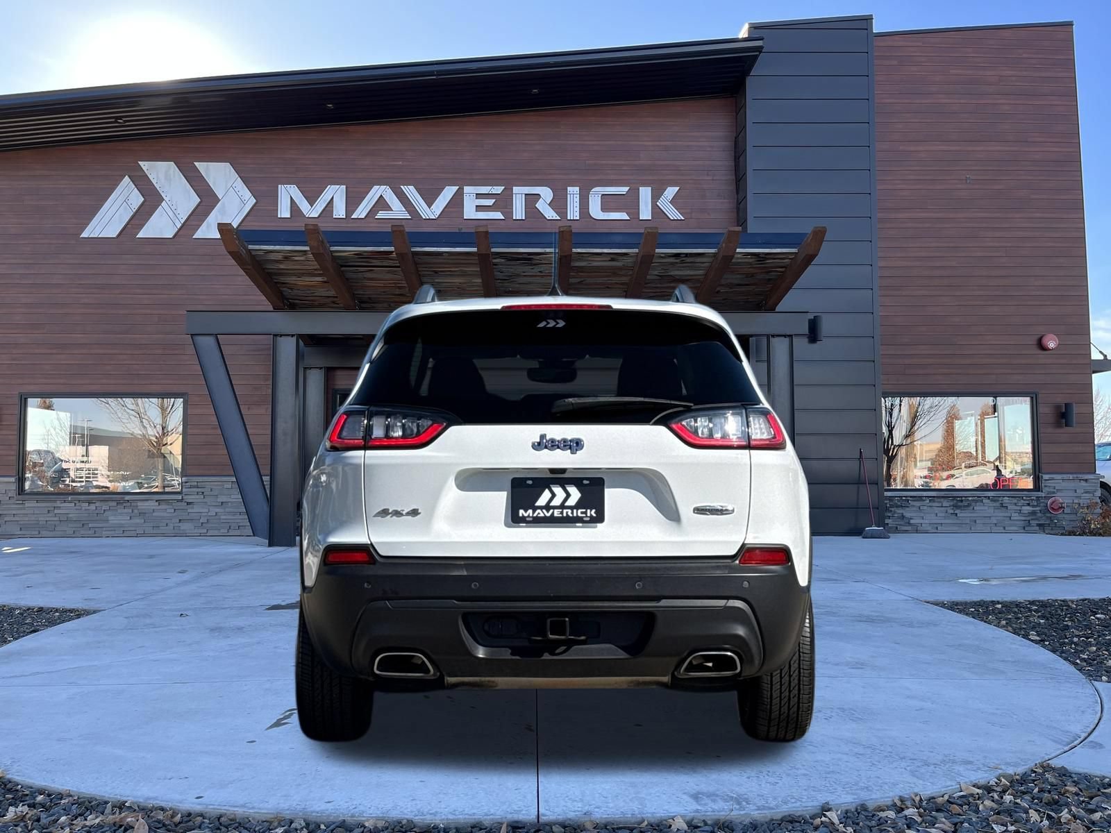 Used 2021 Jeep Cherokee Latitude Lux w/ Comfort/Convenience Group AWD/4WD image 3