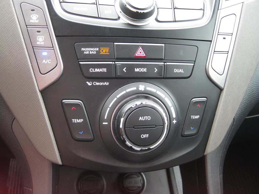 Used 2015 Hyundai Santa Fe GLS w/ Option Group 03 FWD image 21
