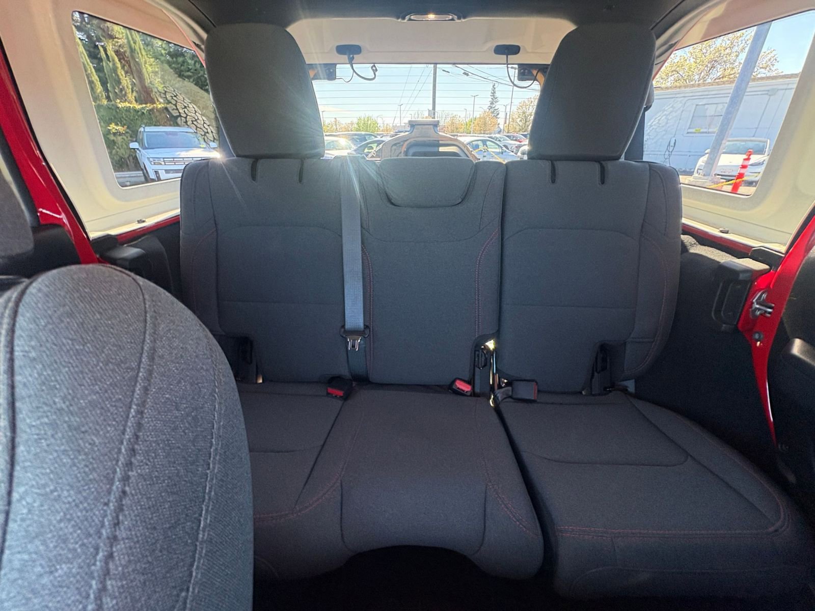 Used 2025 Jeep Wrangler Unlimited Rubicon image 37