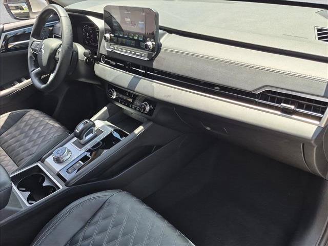 Used 2023 Mitsubishi Outlander SEL FWD image 23