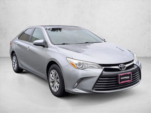 Used 2015 Toyota Camry LE image 3