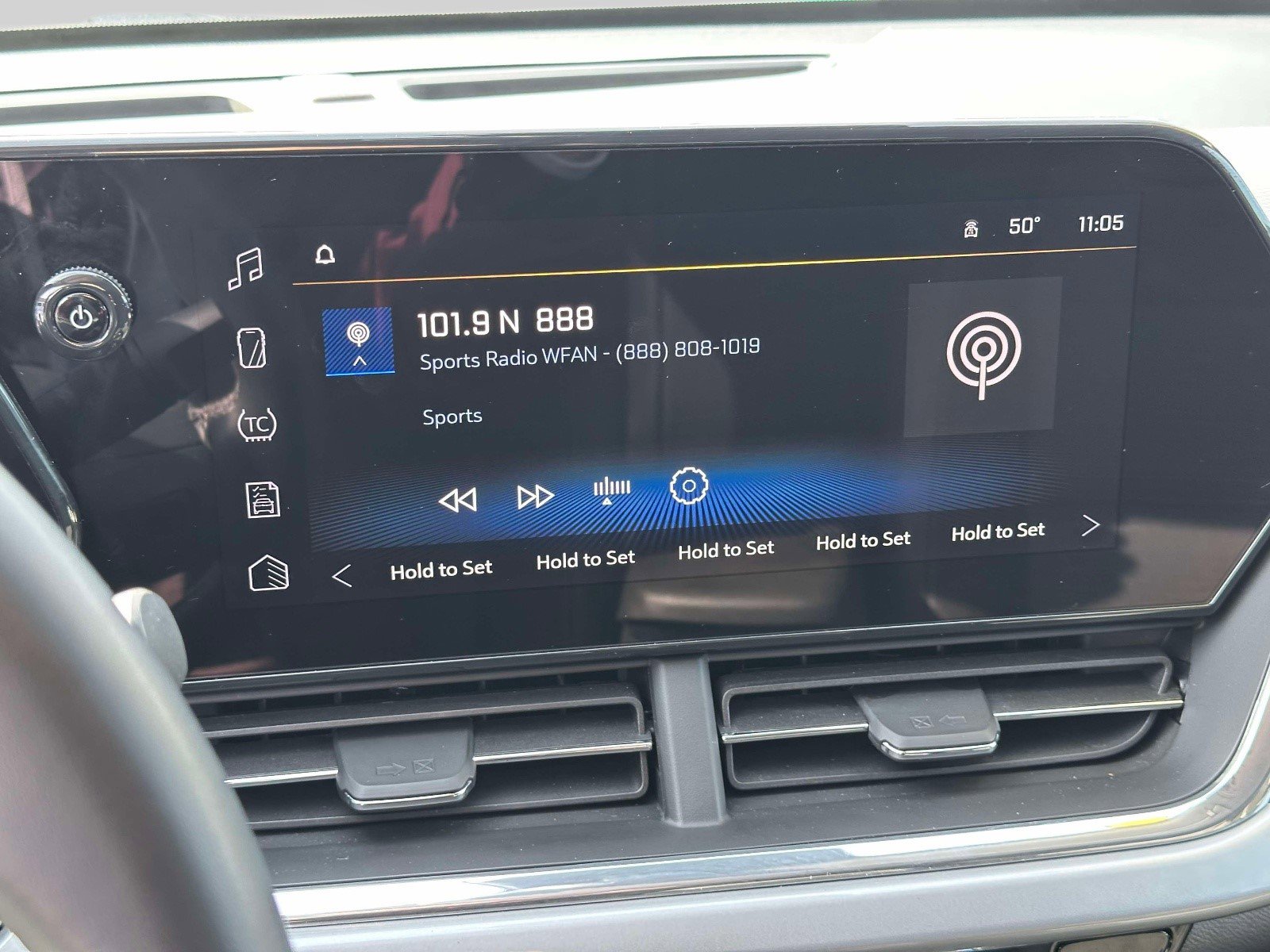 Certified 2024 Chevrolet Trax LT w/ Driver Confidence Package image 22