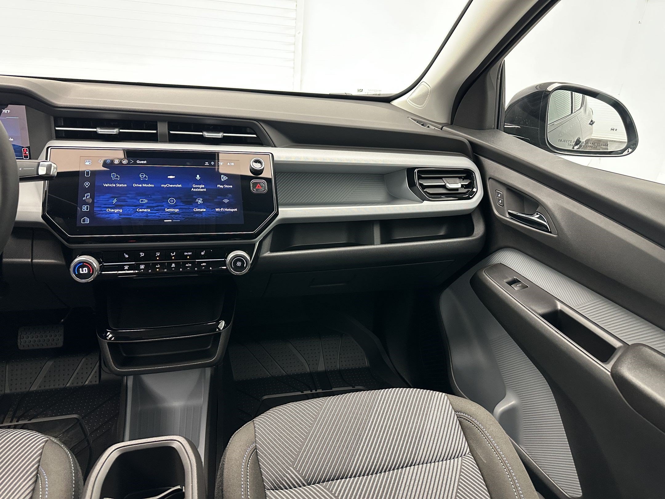 New 2027 Chevrolet Bolt LT w/ Comfort Package FWD image 28