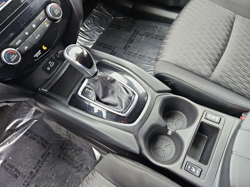 Used 2020 Nissan Rogue SV image 18