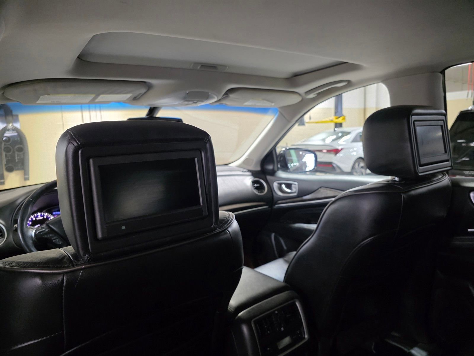 Used 2013 INFINITI JX35 FWD w/ Premium Pkg image 16