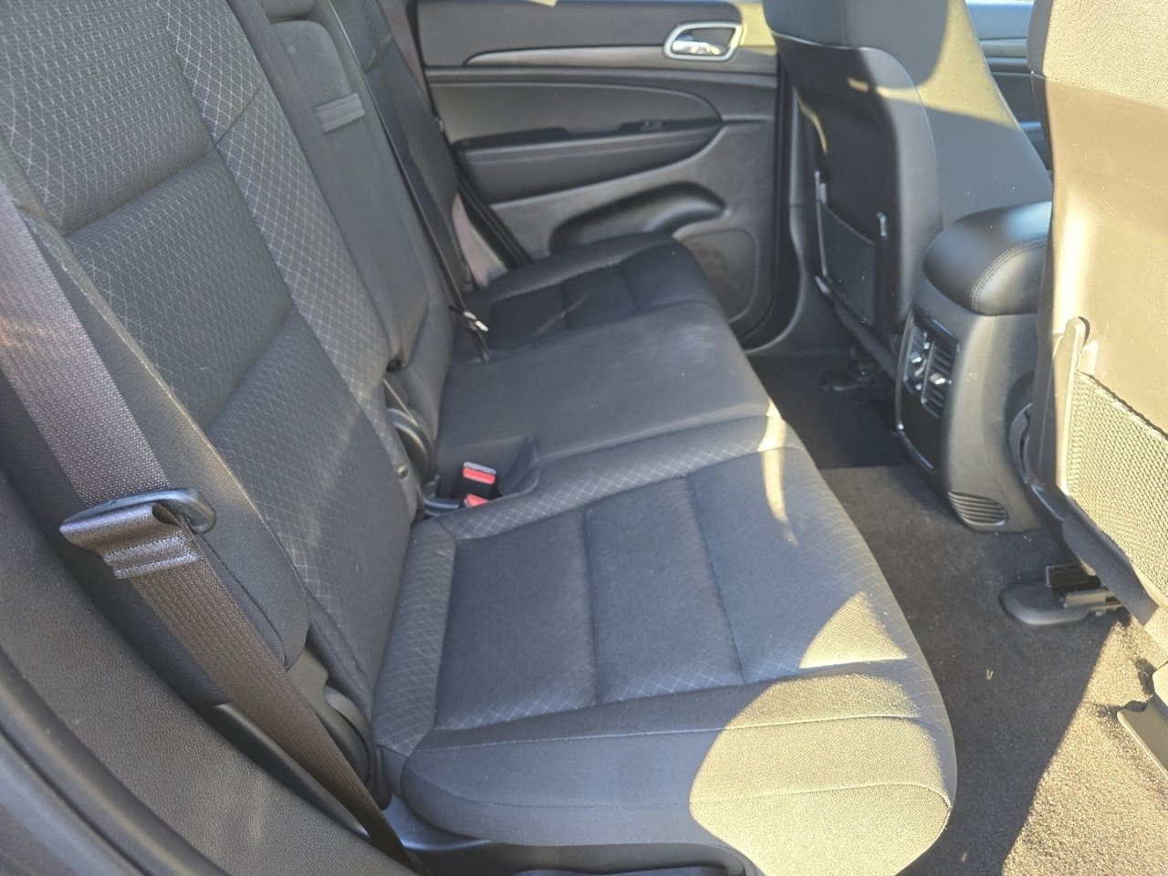 Used 2021 Jeep Grand Cherokee Laredo image 20