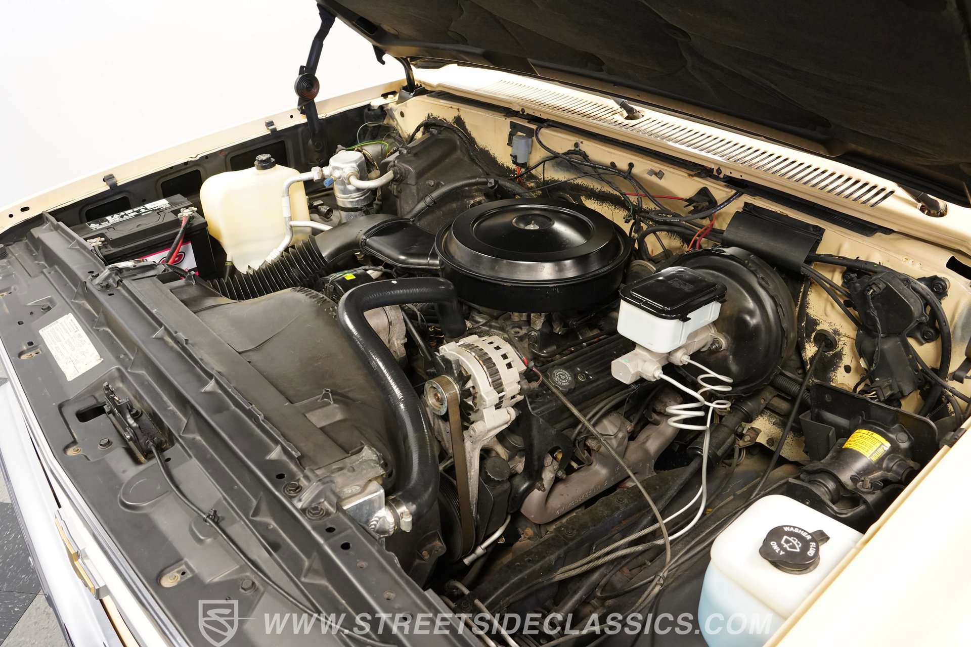 Used 1987 GMC Suburban 2WD image 32