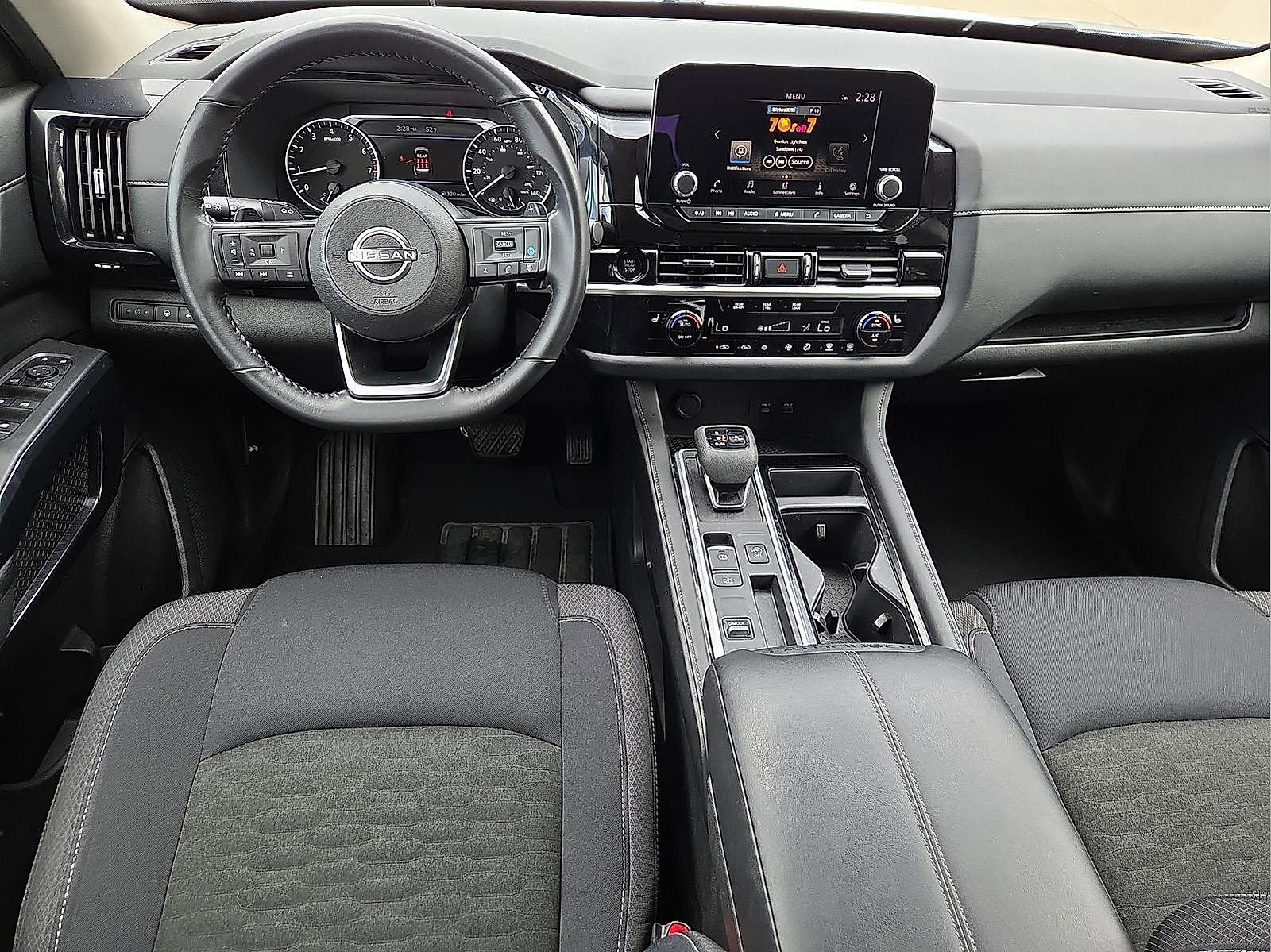 Used 2025 Nissan Pathfinder SV FWD image 11
