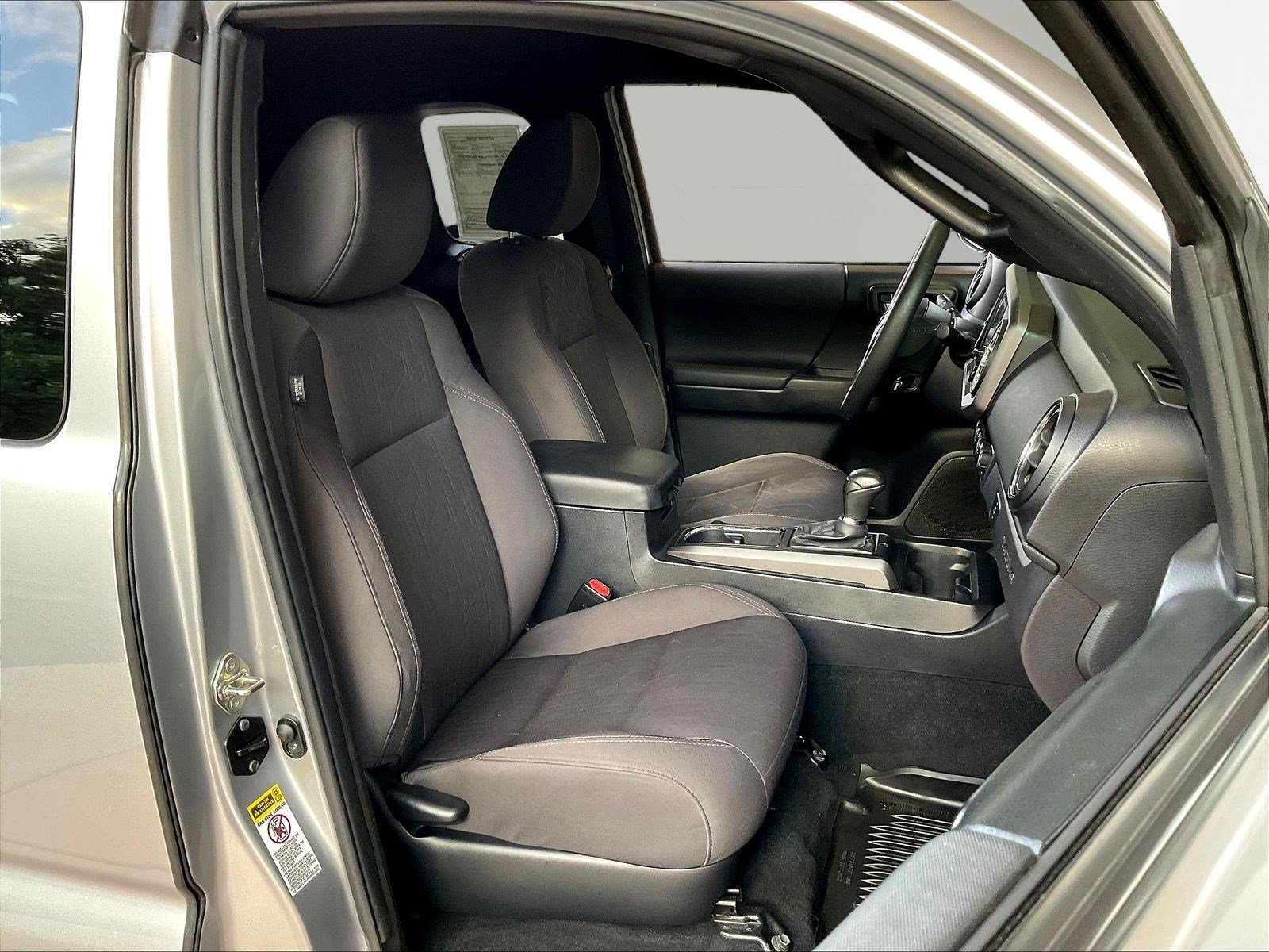 Used 2017 Toyota Tacoma SR5 RWD image 29