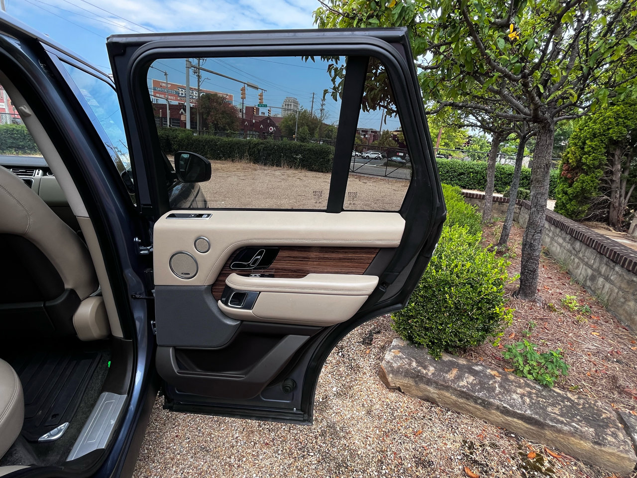 Used 2019 Land Rover Range Rover HSE image 42