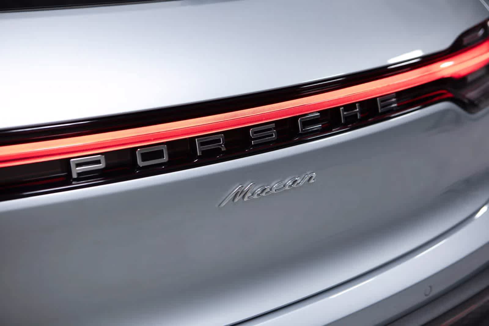 Certified 2026 Porsche Macan image 18