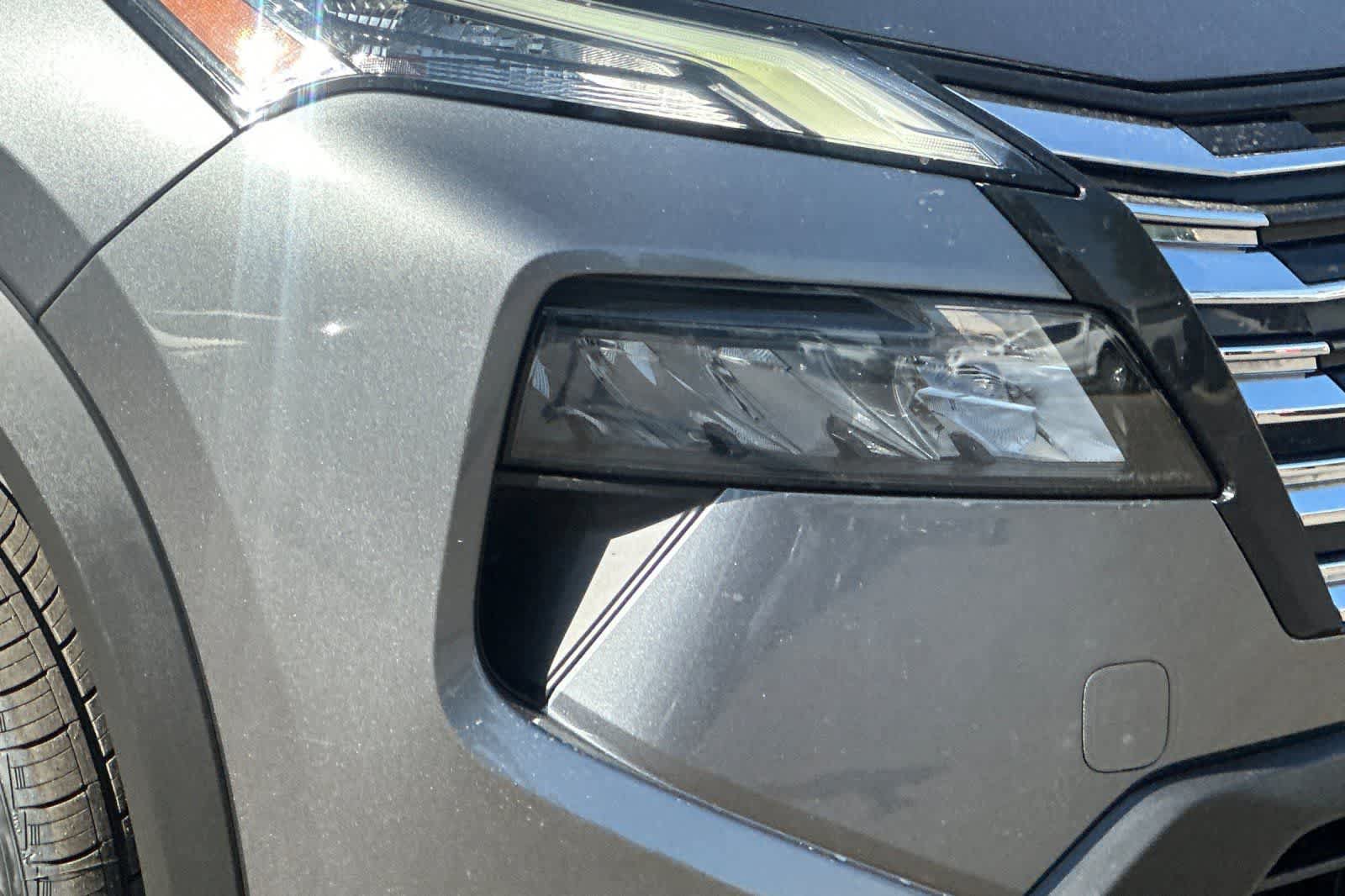 Certified 2025 Nissan Rogue SV FWD image 31