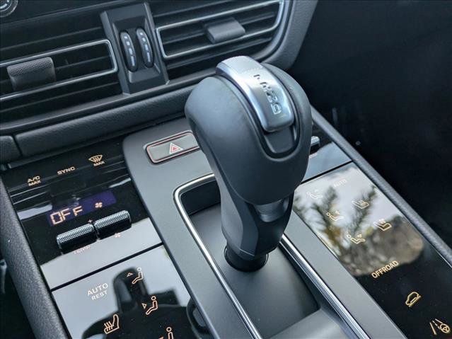 Certified 2025 Porsche Macan image 20