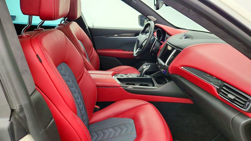 Used 2019 Maserati Levante GranLusso image 25