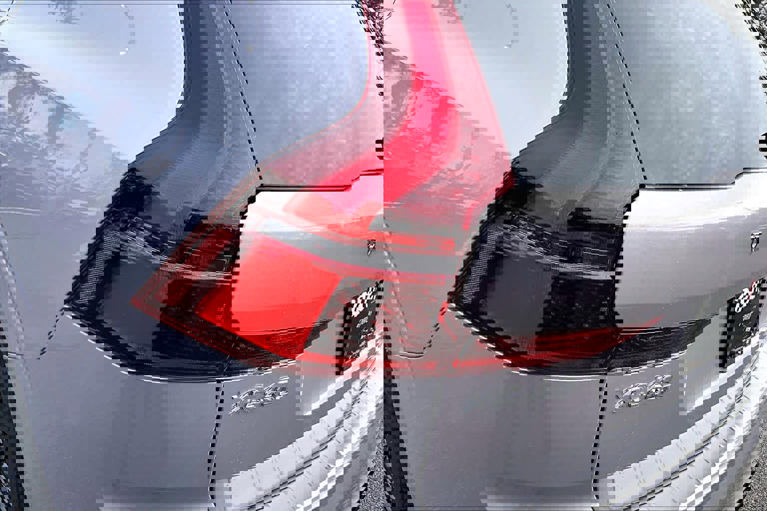 New 2026 Volvo XC60 B5 Plus w/ Protection Package Premier AWD/4WD image 5