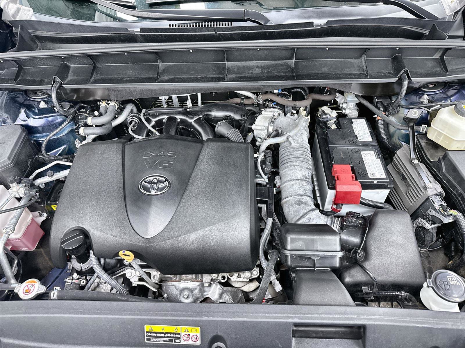 Used 2022 Toyota Highlander XLE AWD/4WD image 11