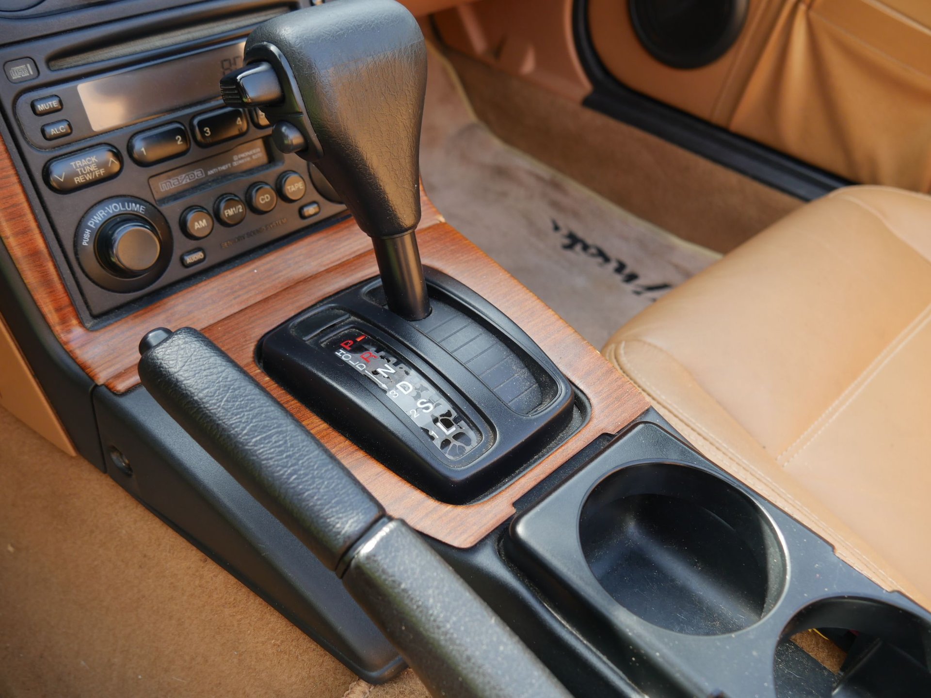Used 1997 MAZDA MX-5 Miata RWD image 52