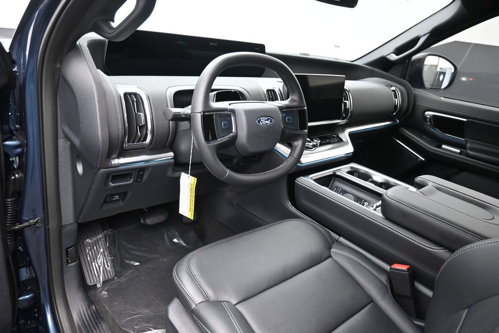 New 2027 Ford Expedition Platinum w/ Stealth Appearance Package RWD image 21