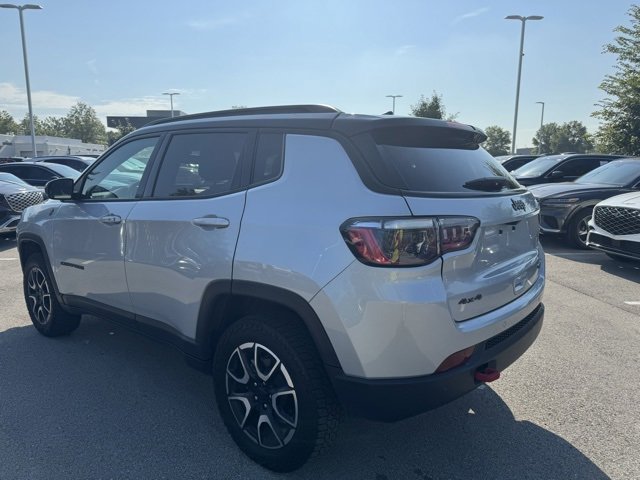 Used 2024 Jeep Compass Trailhawk image 4