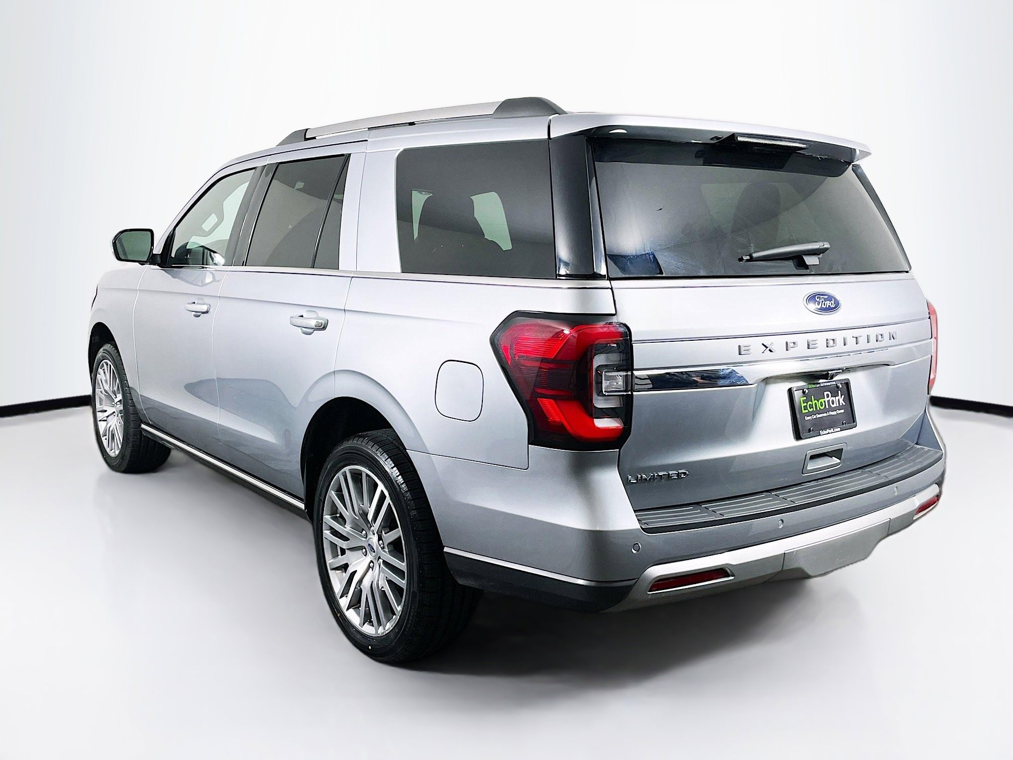 Used 2024 Ford Expedition Limited image 5