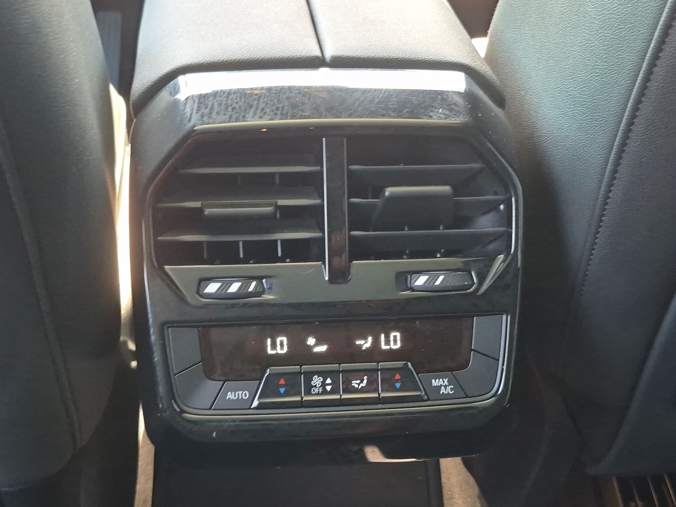 Certified 2024 BMW iX xDrive50 AWD/4WD image 28