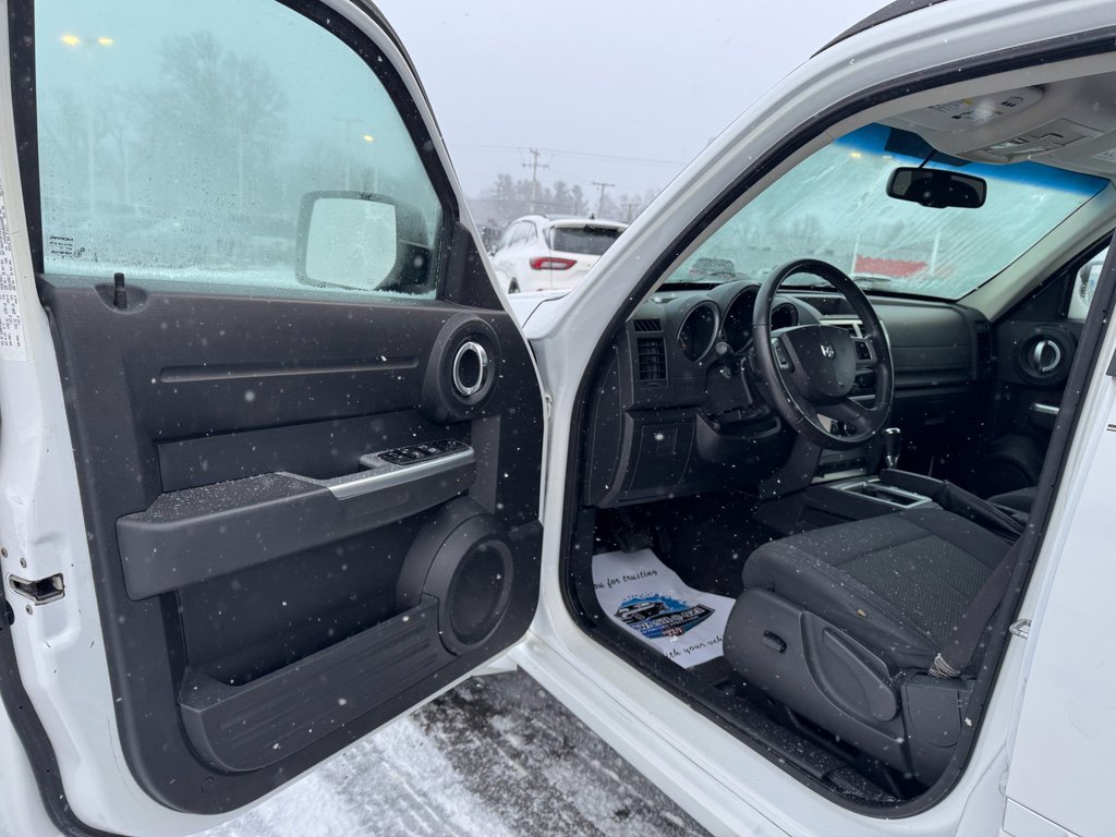 Used 2011 Dodge Nitro SXT image 15