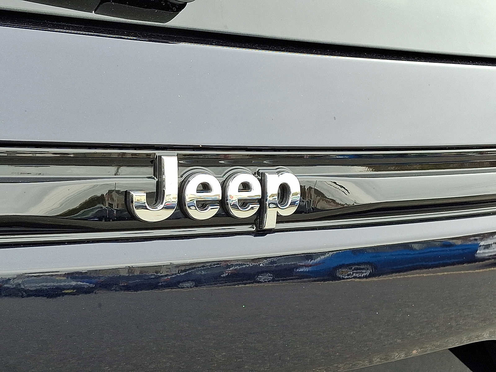 Used 2023 Jeep Grand Cherokee Overland w/ Adv Protech Group III image 35