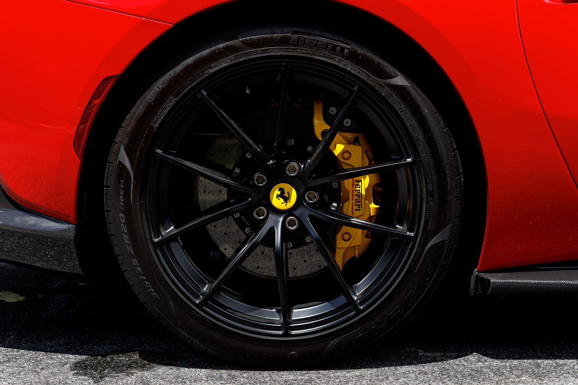 Used 2021 Ferrari 812 GTS RWD image 40